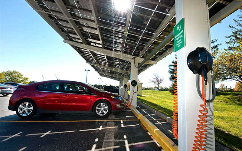 ایستگاه شارژ ۳۵۰ کیلوواتی آیونیتی در بریتانیا راهاندازی شد