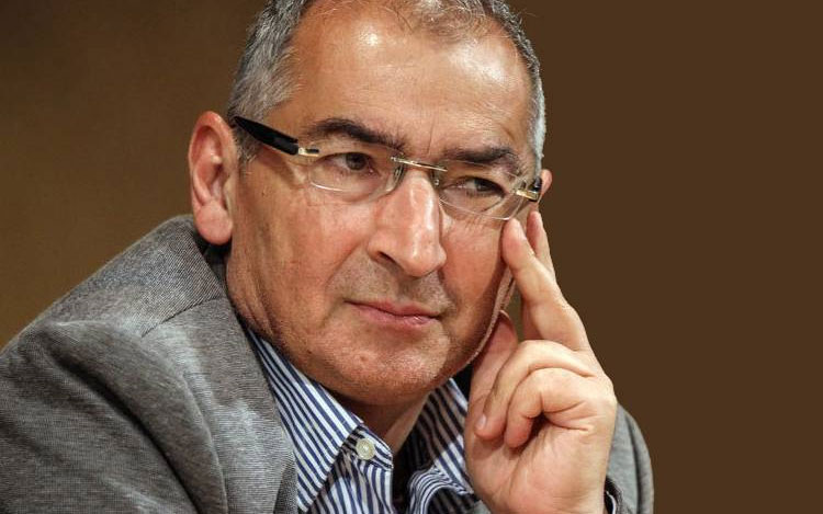 نظر زیباکلام درباره اقدام ایران: ایام به کام تندروها بیشتر خواهد چرخید!