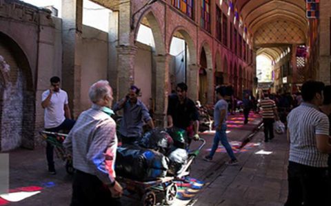 هشدار در مورد سقف در حال ریزش بازار آهنگران تهران 1 هشدار در مورد سقف در حال ریزش بازار آهنگران تهران 6 45 شورای شهر تهران, بازار آهنگران تهران, ریزش سقف, شهرداری