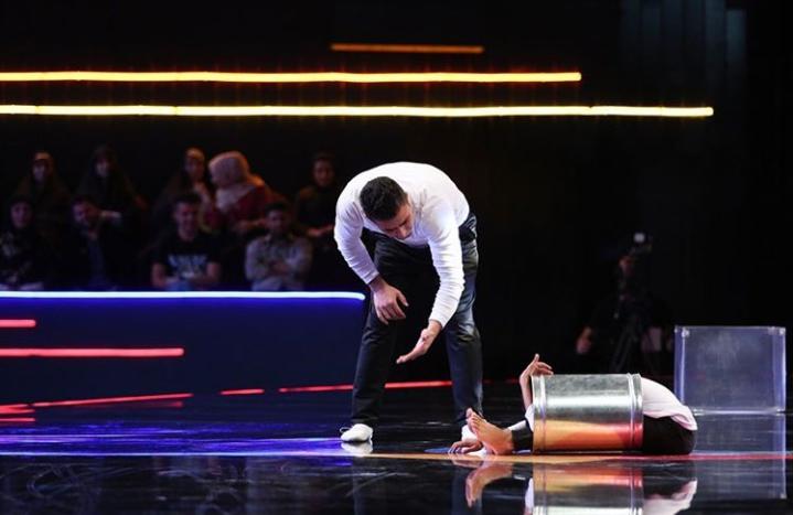 وقتی احساسات داوران "عصر جدید" برانگیخته شد/ اعتراض رویا نونهالی به یکی از داوران