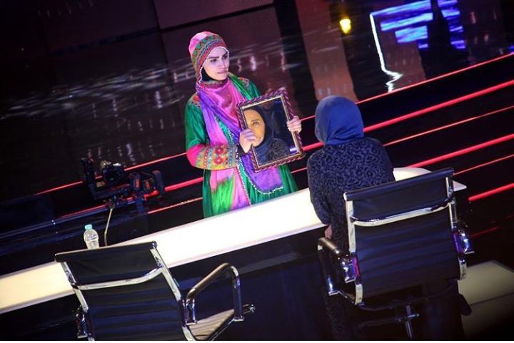 وقتی احساسات داوران "عصر جدید" برانگیخته شد/ اعتراض رویا نونهالی به یکی از داوران