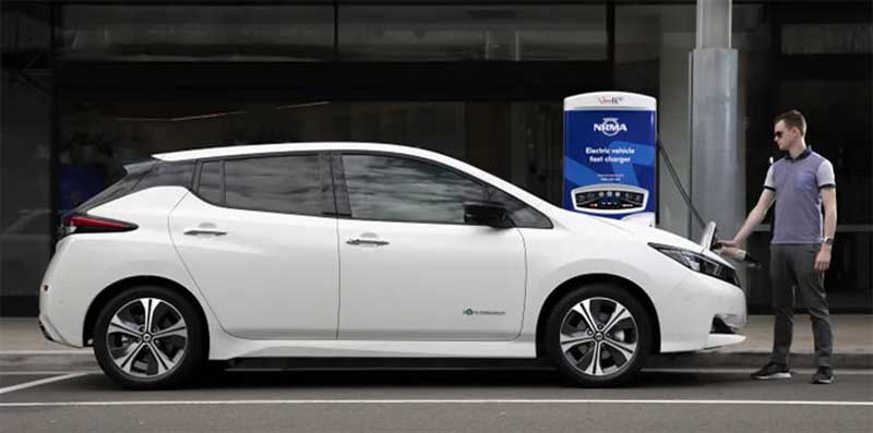 نیسان از باتری خودرو الکتریکی برای تولید برق خانگی استفاده خواهد کرد