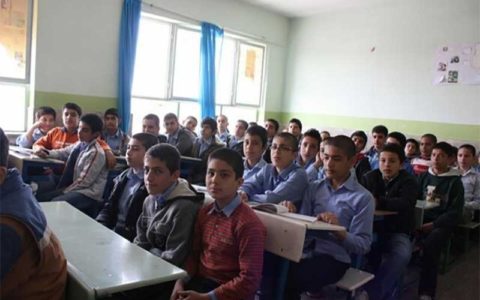 کمبود ۱۲ هزار کلاس درس در پایتخت 1 کمبود ۱۲ هزار کلاس درس در پایتخت 14 72 نوسازی مدارس, کمبود فضای آموزشی, کلاس درس