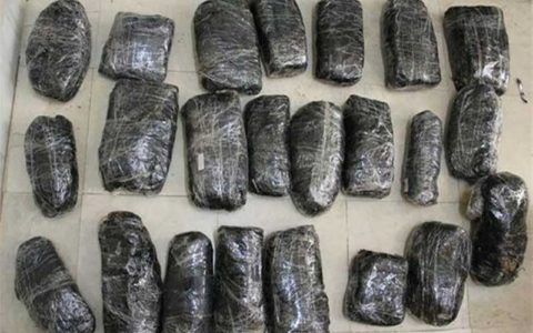 کشف قاب عکس تریاکی قبل از انتقال به کانادا 1 کشف قاب عکس تریاکی قبل از انتقال به کانادا