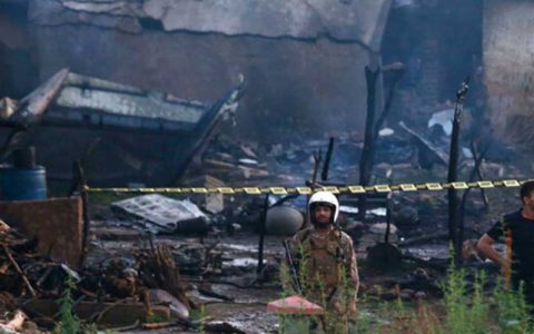 فیلم لحظات بعد از انفجار مرگبار در پاکستان