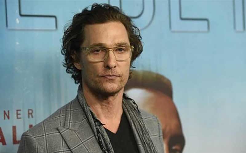 متیو مککانهی استاد دانشگاه تگزاس میشود