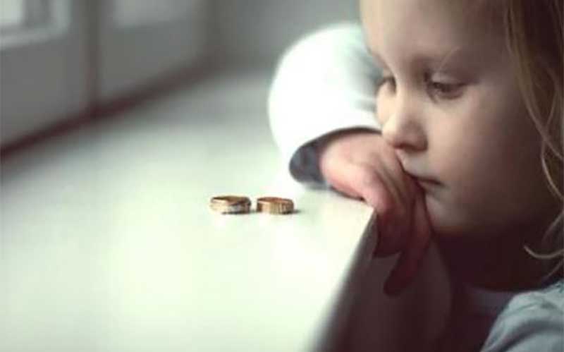 جامعه سالانه با حدود ۱۰۰ هزار «فرزند طلاق» مواجه میشود