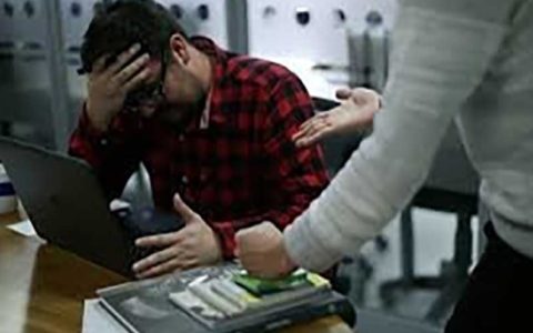 «خشونت» در محیط کار ۱۰ درصد بیشتر از جامعه است 1 «خشونت» در محیط کار ۱۰ درصد بیشتر از جامعه است