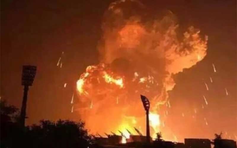 اطفای حریق گسترده در بازاری در شمال افغانستان