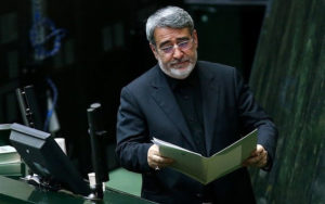 استیضاح-وزیر-کشور-بیش-از-۳۴-امضای-مصمم-دارد