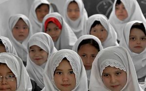 امکان ثبت‌نام دانش‌آموزان اتباع جامانده در مدارس