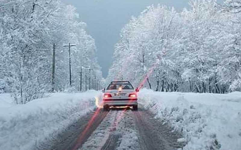 بارش برف و باران در جاده‌های شمالی کشور