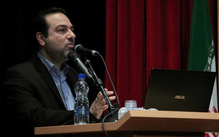 تزریق-واکسن-فقط-در-خانه-بهداشت–چالش‌های-دسترسی-به-پوشش-بیمه-همگانی-سلامت