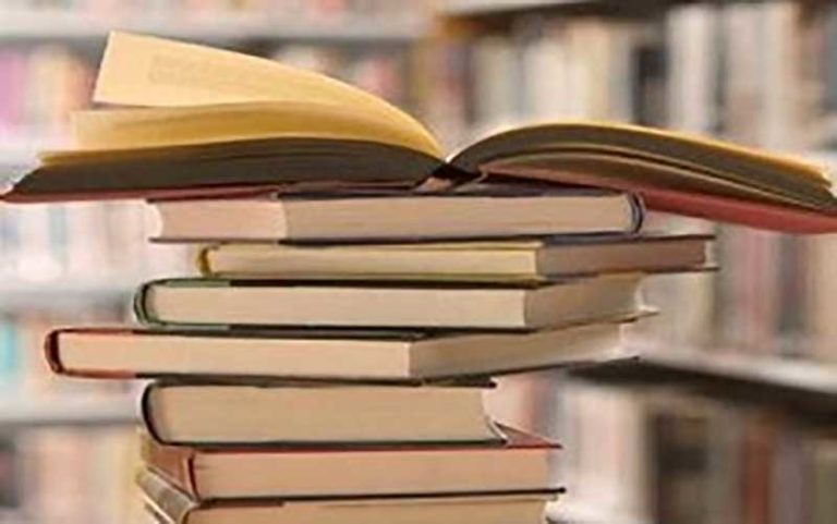 توزیع مجلات رشد و کتاب های کمک آموزشی بین دانش آموزان برای برقراری عدالت آموزشی