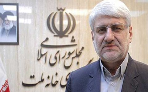 فیلم /توهین نماینده مجلس به مادر مجری روی آنتن زنده!