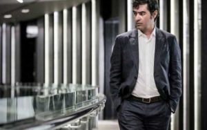 شهاب-حسینی-با-موتور-هوندا،-بازیگر-شد