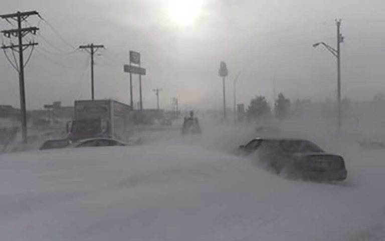 لغو و تاخیر در صدها پرواز به دنبال وقوع طوفان‌های زمستانی در آمریکا
