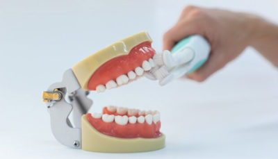 مسواکی که در ۵۰ ثانیه دندان ها را تمیز می کند