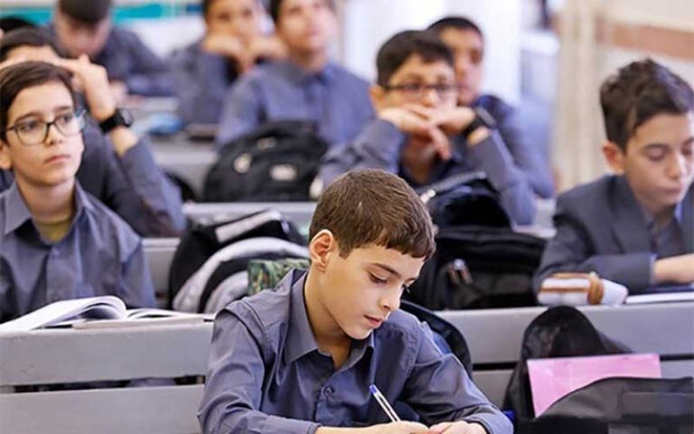 ناکارآمدی آموزش زبان ریشه‌دار است