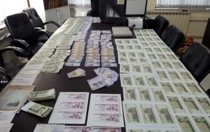 پرداخت مزد کارگر جوان با اسکناس جعلی