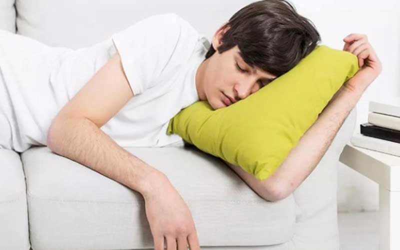 کدام-نوشیدنی‌ها-به-بهبود-خواب-شبانه-کمک-می‌کند