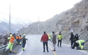 اقدام شهرداری برای نگهداشت و پاکسازی جاده امامزاده داوود