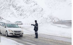 بارش برف و باران در جاده‌های کشور