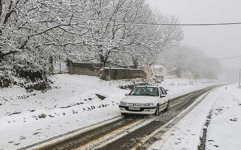 برف و باران در جاده‌های بیش از ۱۰ استان