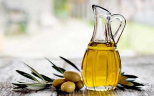 تاثیر-روغن-زیتون-در-رشد-مو