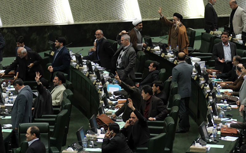 تقدیر-جمعی-از-نمایندگان-اصلاح‌طلب-از-نطق-محمود-صادقی