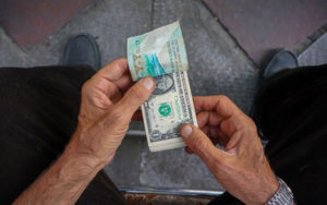 دولت-به‌دنبال-فروش-870-هزار-بشکه-نفت-در-سال99
