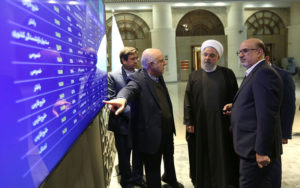 روحانی-از-نمایشگاه-دستاوردهای-صنعت-پتروشیمی-کشور-بازدید-کرد