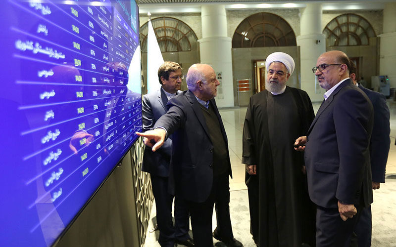 روحانی-از-نمایشگاه-دستاوردهای-صنعت-پتروشیمی-کشور-بازدید-کرد