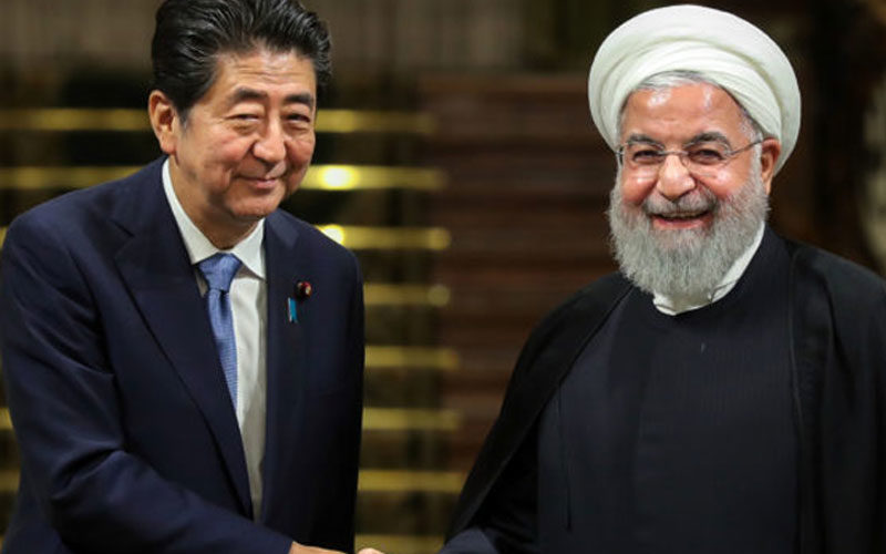 روحانی-و-آبه