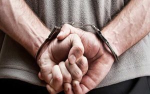 شلیک شش تیر پلیس پایان تعقیب و گریز سارق حرفه ای خودرو