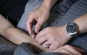 طب-سوزنی-خشکی-دهان-را-در-بیماران-سرطانی-کاهش-می‌دهد