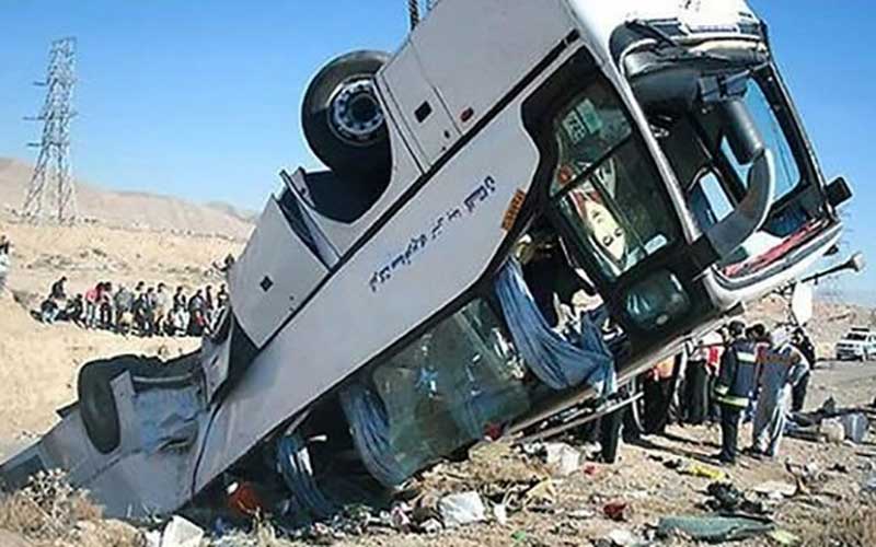 مصدوم ‌شدن 4نفر در واژگونی اتوبوس مشهد - تهران