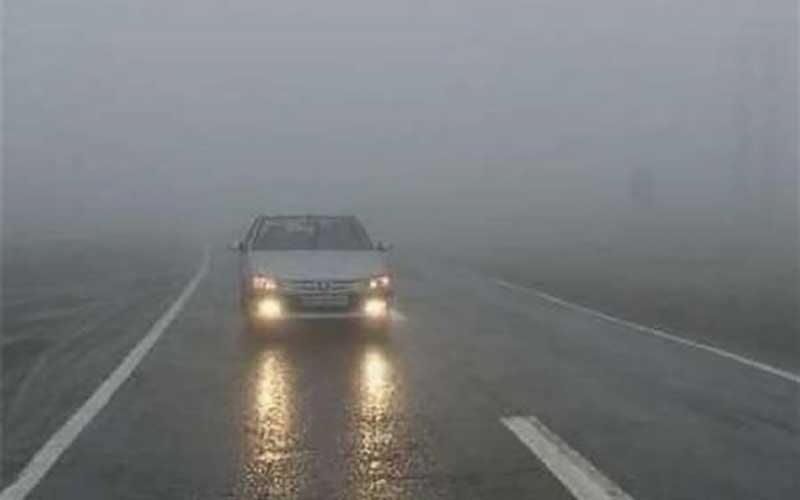 مه گرفتگی در جاده‌های ١٠ استان