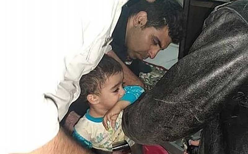 نجات کودک گرفتار در زودپز توسط آتش‌نشانی