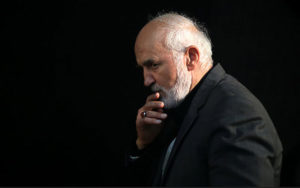 نماینده‌ای-که-در-مجلس-چرت-می‌زند،-صلاحیت-تصمیم‌گیری-برای-ملت-را-ندارد