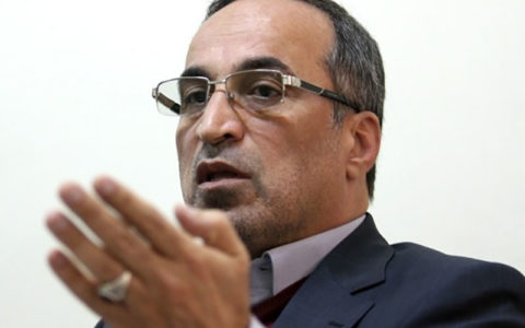 واعظ آشتیانی: اگر وزارت ورزش پرسپولیسی است دلیل نمیشود به این تیم توجه بیشتری نشان دهد 1 واعظ آشتیانی: اگر وزارت ورزش پرسپولیسی است دلیل نمیشود به این تیم توجه بیشتری نشان دهد