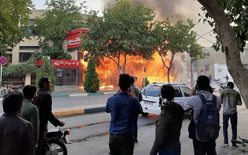 واکنش-کیهان-به-بیانیه-خاتمی،-موسوی-و-کروبی-درباره-حوادث-اخیر