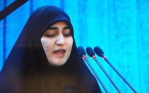 صحبتهای دختر شهید حاج قاسم سلیمانی در مراسم وداع با پدر