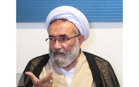انتقاد شدید مسیح مهاجری از چند «بلندگودار» 1 انتقاد شدید مسیح مهاجری از چند «بلندگودار»