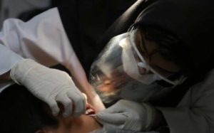 بحران-دندان-های-خراب-ایرانی-ها-چالش-دو-گروه-سنی-کودکان-و-سالمندان