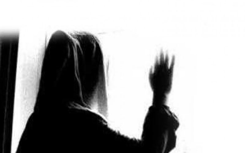 دختر-۲۱-ساله‌ای-که-۱۷-بار-از-خانه-فرار-کرده-است