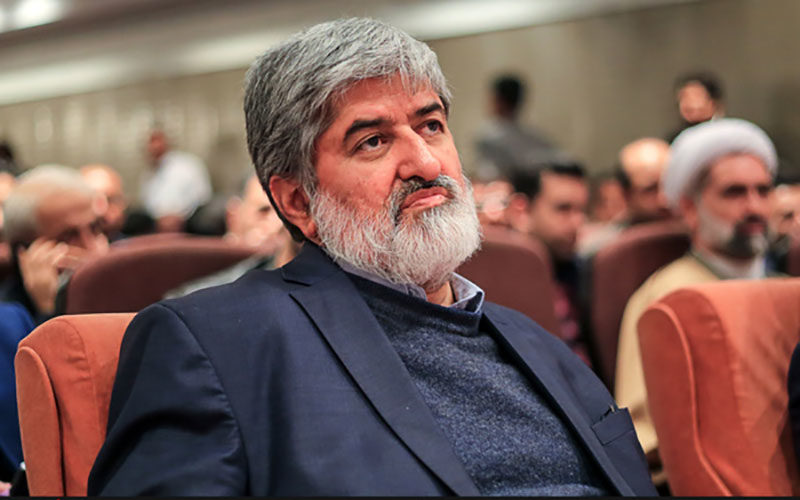 دست-و-پای-مجلس-بسته-شده-است