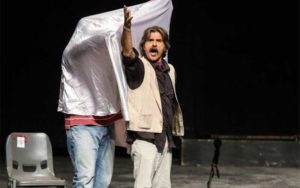 مهرآوران-باور-کنیم-که-مردم-می‌خواهند-تلویزیون-ببینند-با-خدا-قرارداد-دارم-تا-مردم-را-با-طنز-بخندانم