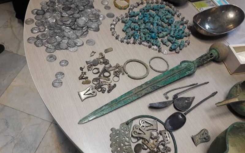 یک-گنجینه-از-آثار-تاریخی-در-تهران-کشف-و-ضبط-شد