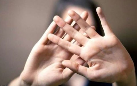 اخاذی از دختر جوان با عکس خصوصی 1 اخاذی از دختر جوان با عکس خصوصی